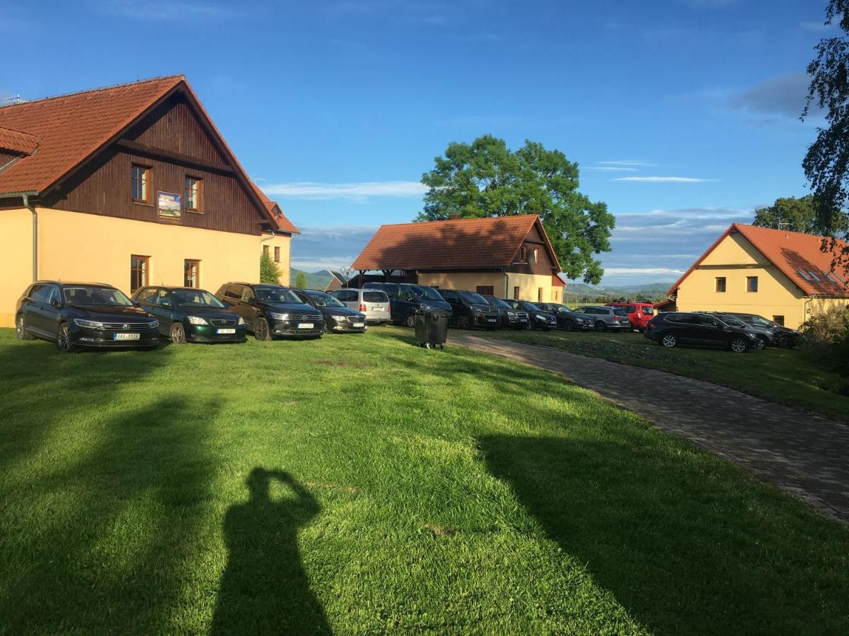 Pension Hofberg Єтршиховіце Екстер'єр фото